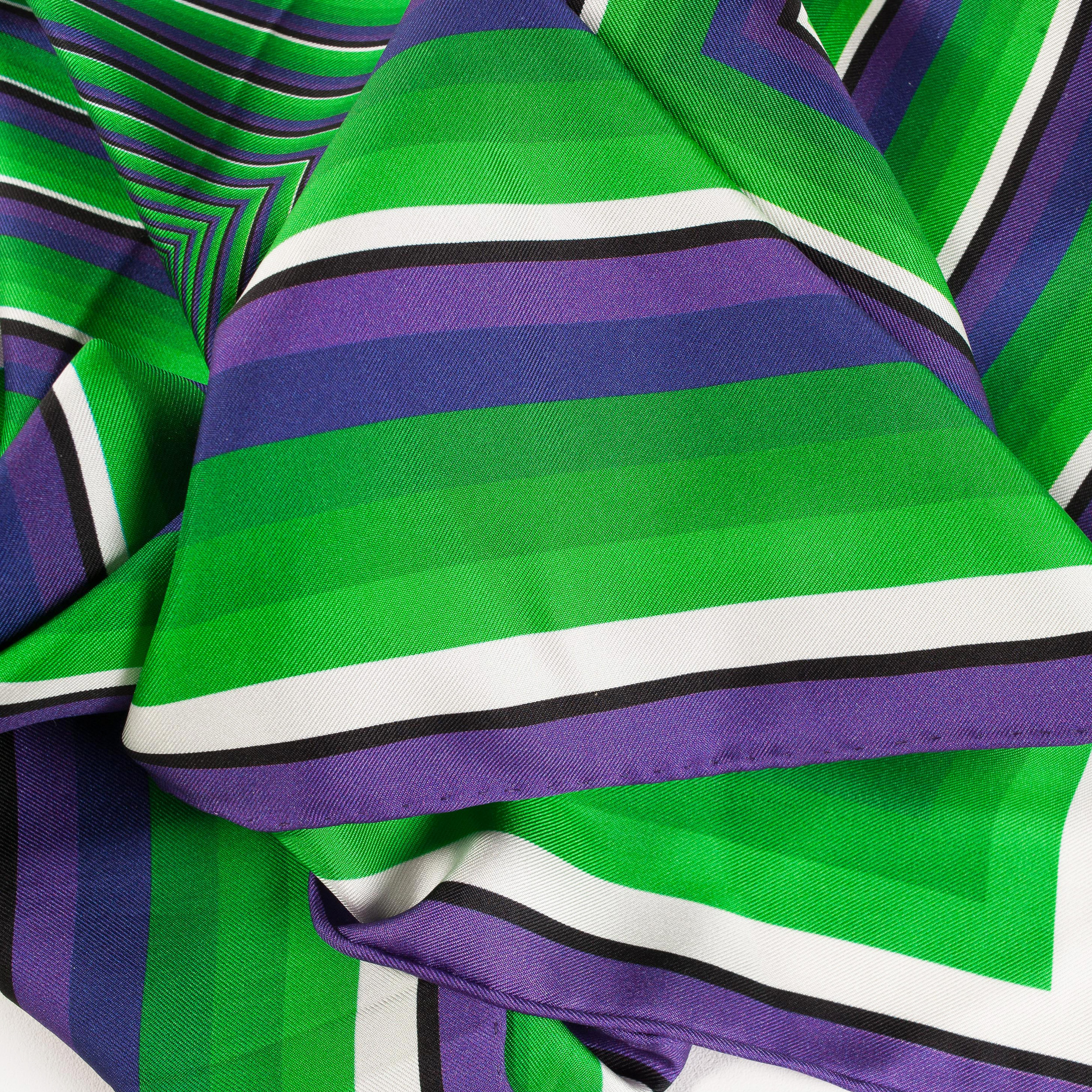 carré de soie multicolore. Op art. Vert, bleu et violet.Détail.