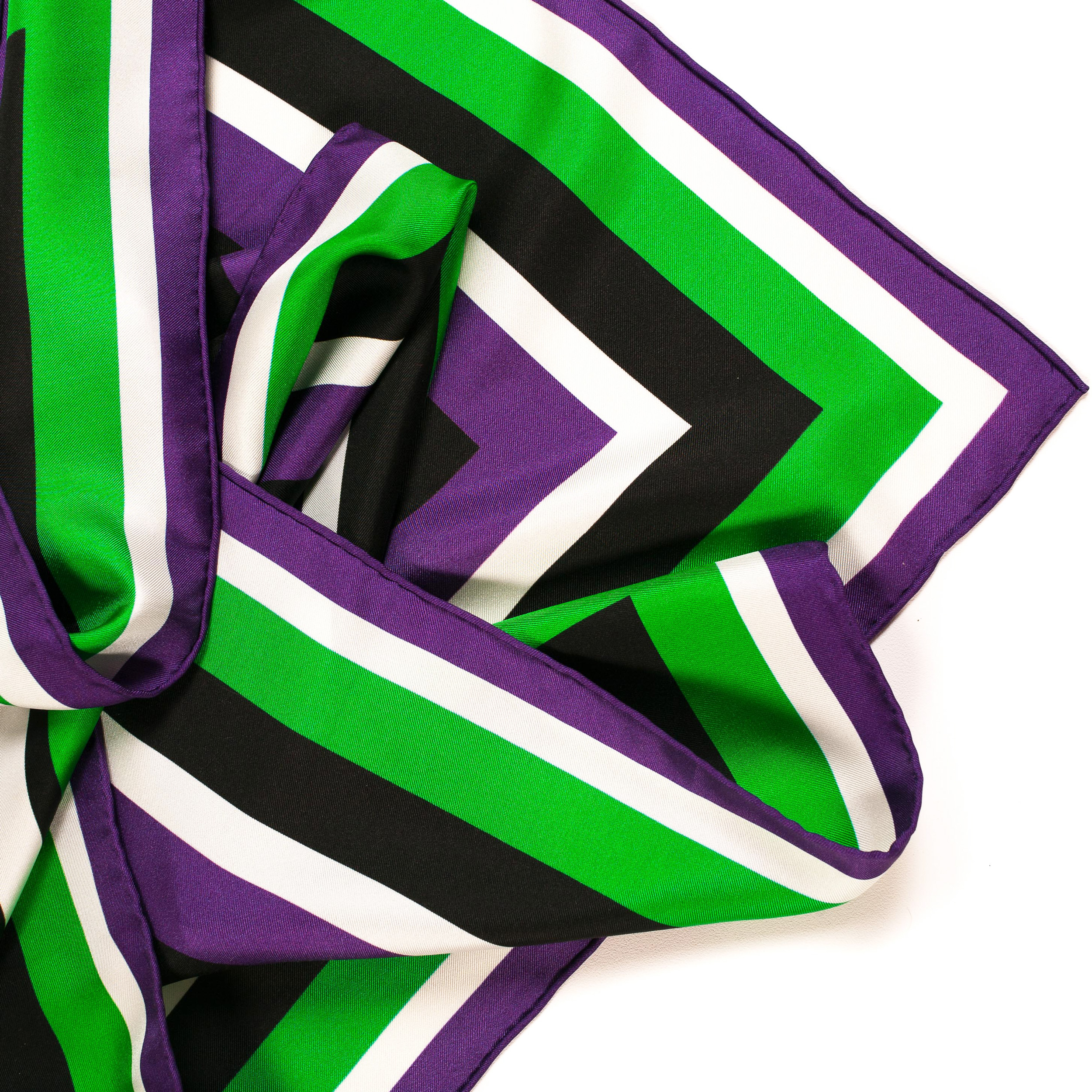 carré de soie multicolore. détail